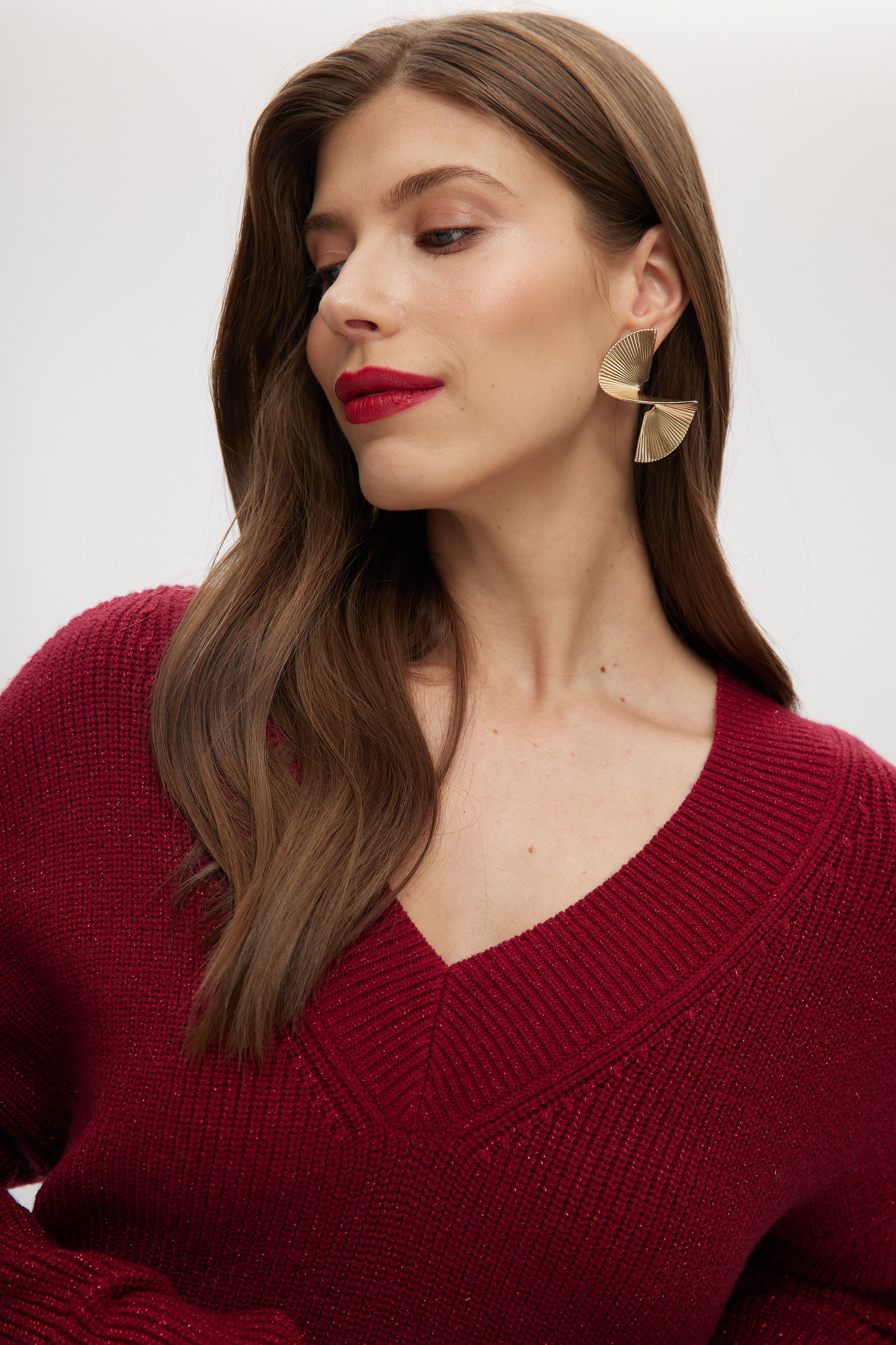 RED  V-NECK DROP SHOULDER SWEATER