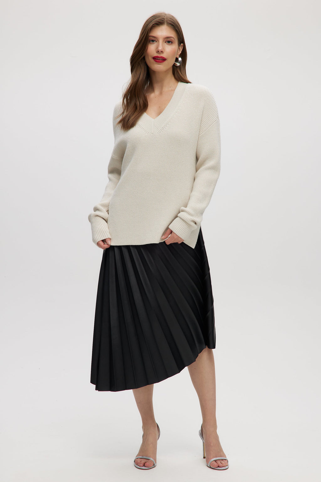 BEIGE V-NECK DROP SHOULDER SWEATER