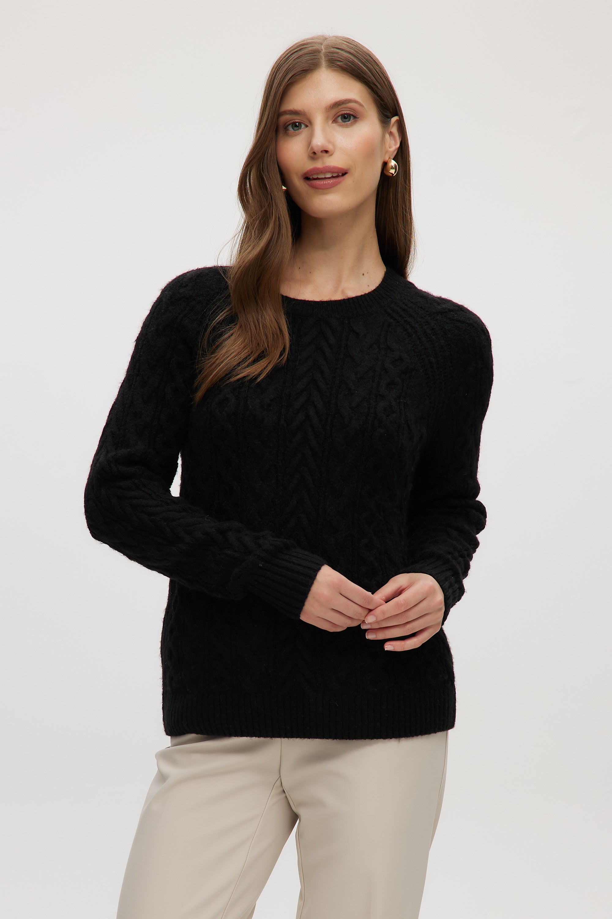 BLACK CABLE KNIT CREW NECK SWEATER