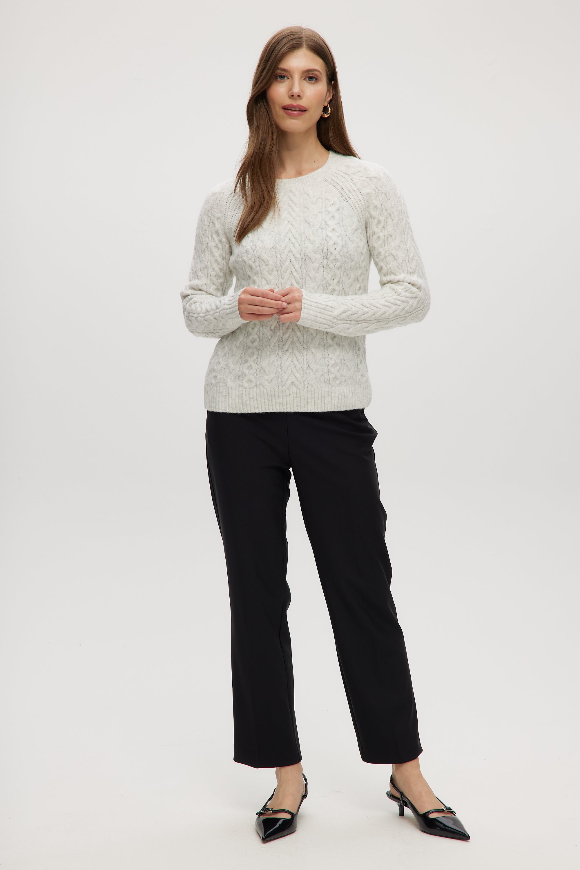 WHITE CABLE KNIT CREW NECK SWEATER