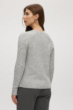 LIGHT GREY CABLE KNIT CREW NECK SWEATER