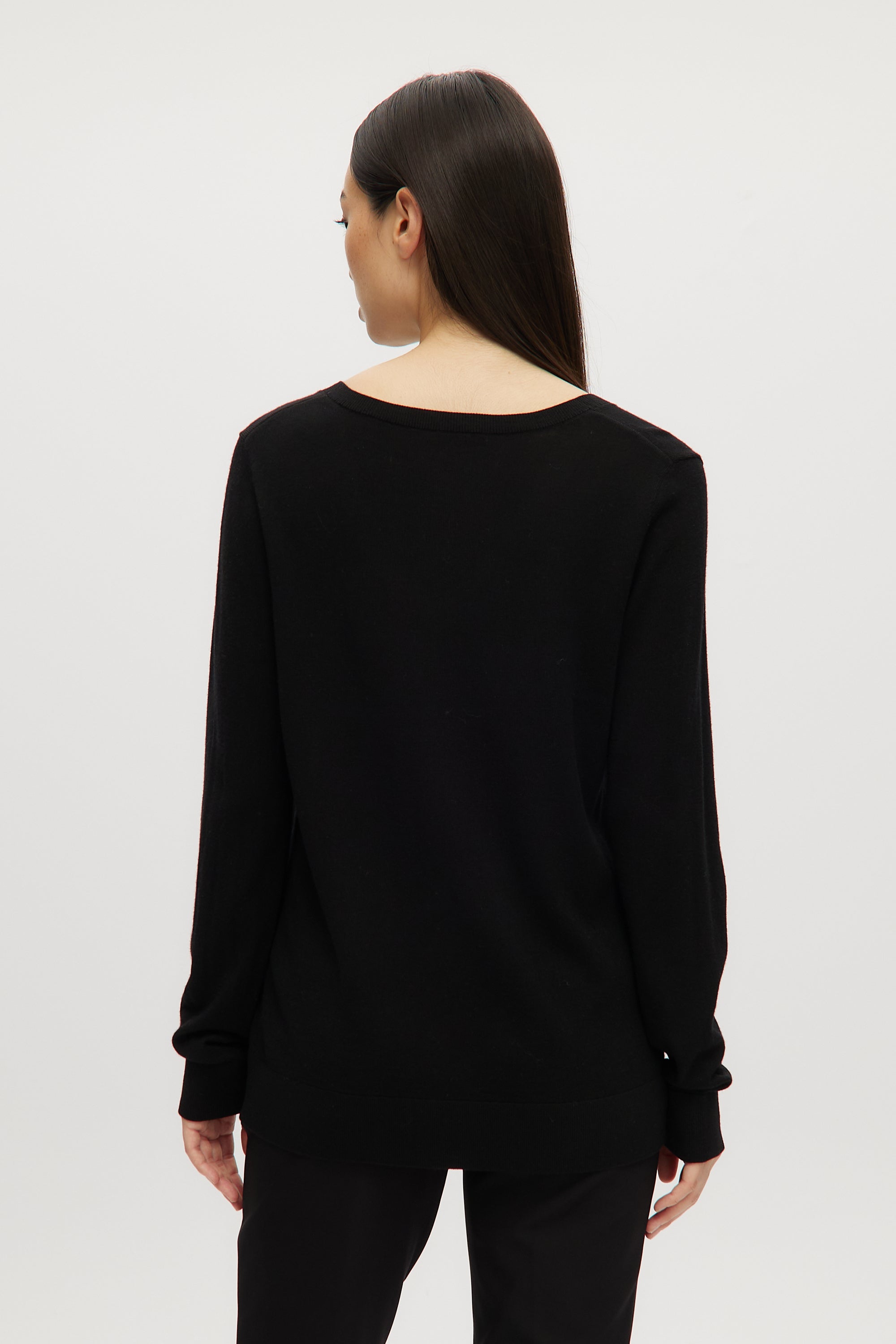 BLACK MERINO WOOL V-NECK SWEATER