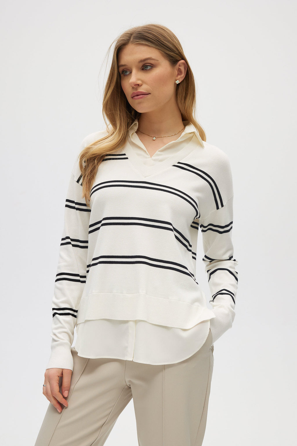 Off White V-neck Sweater Top Combo