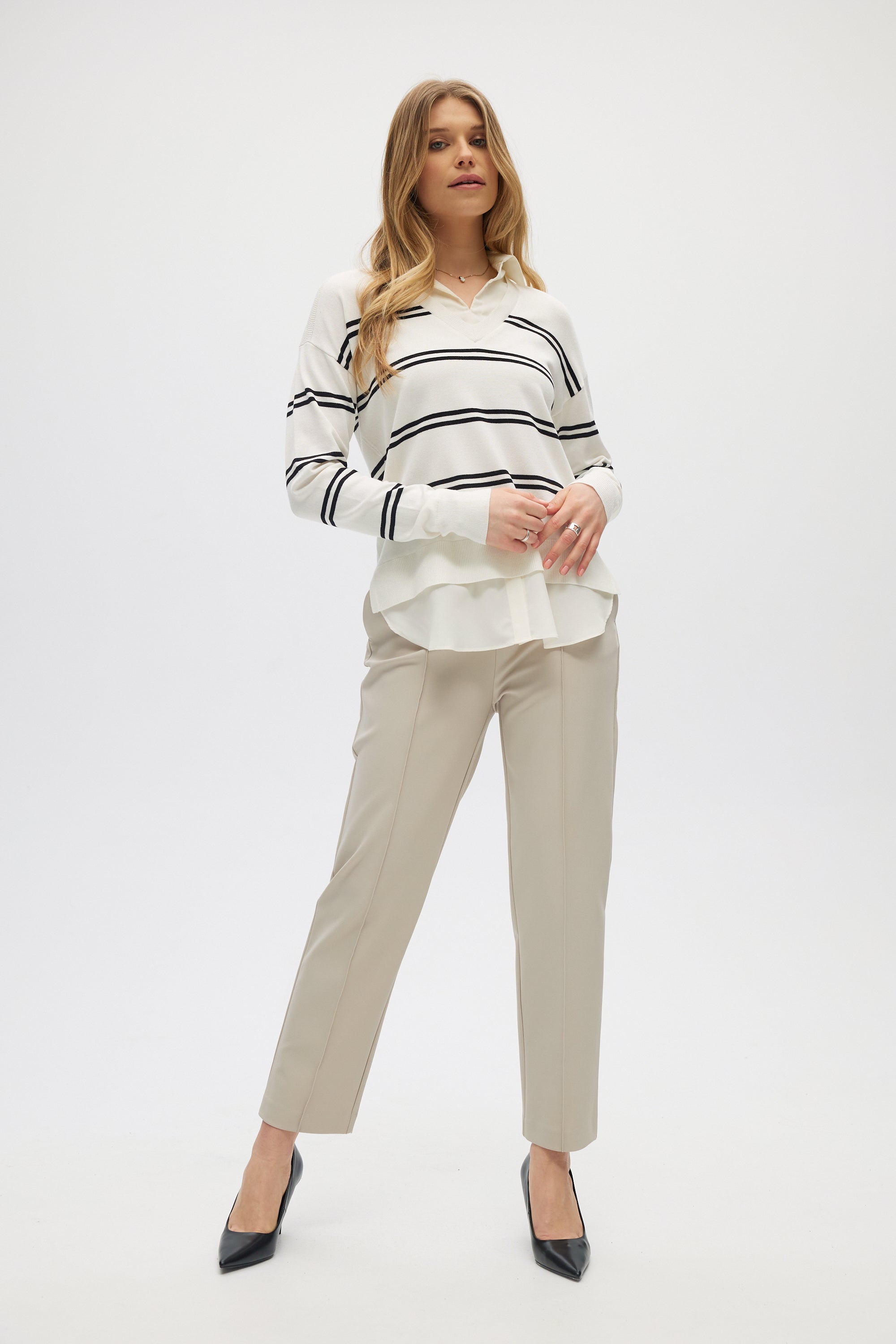 Off White V-neck Sweater Top Combo