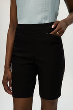 BLACK SUPER STRETCH PULL-ON BERMUDA SHORTS