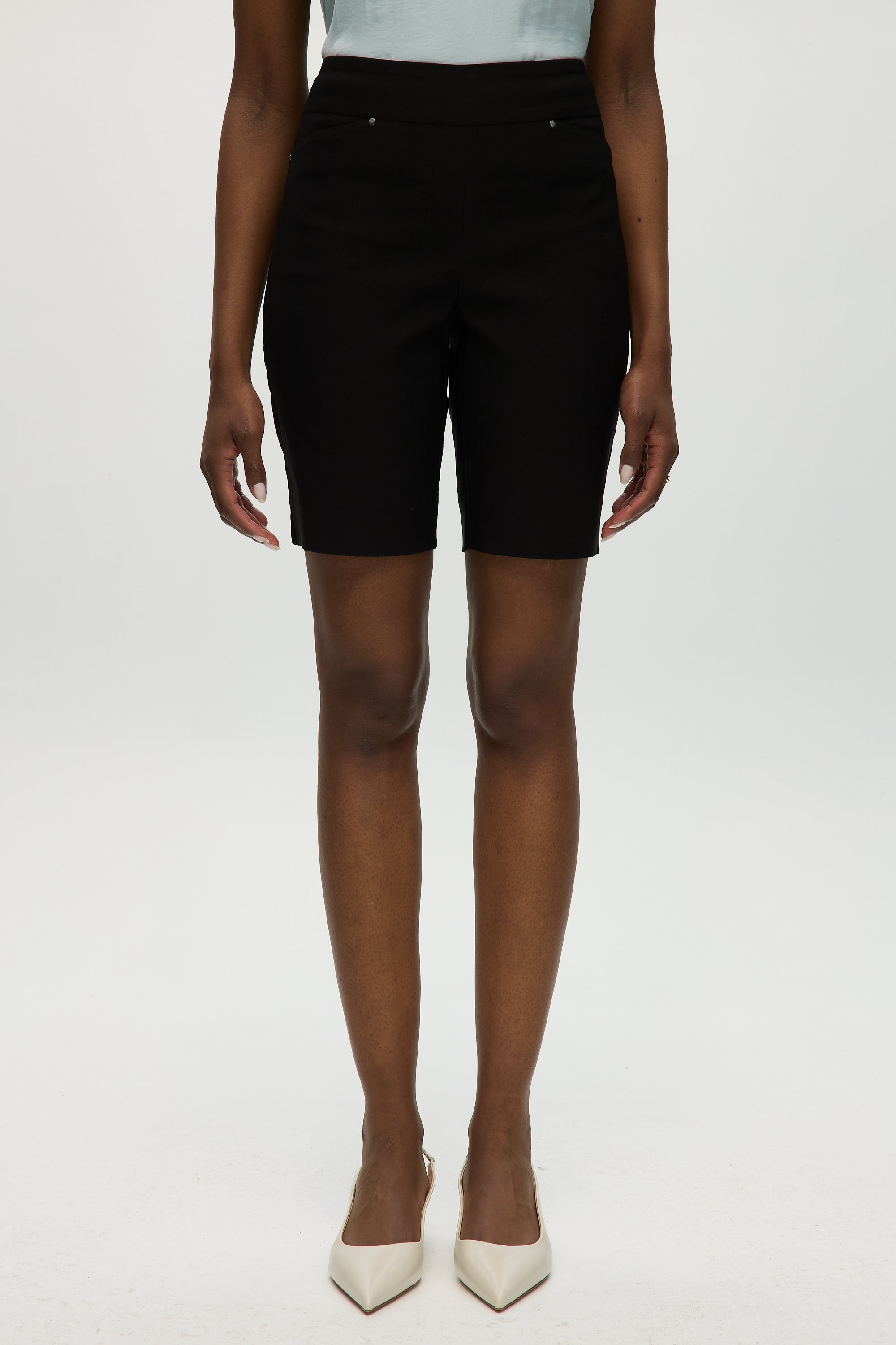BLACK SUPER STRETCH PULL-ON BERMUDA SHORTS