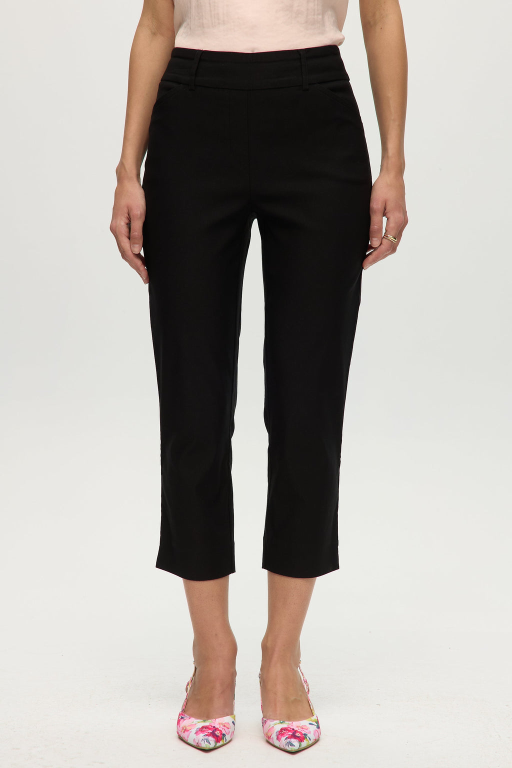 BLACK SUPER STRETCH PULL-ON CAPRI