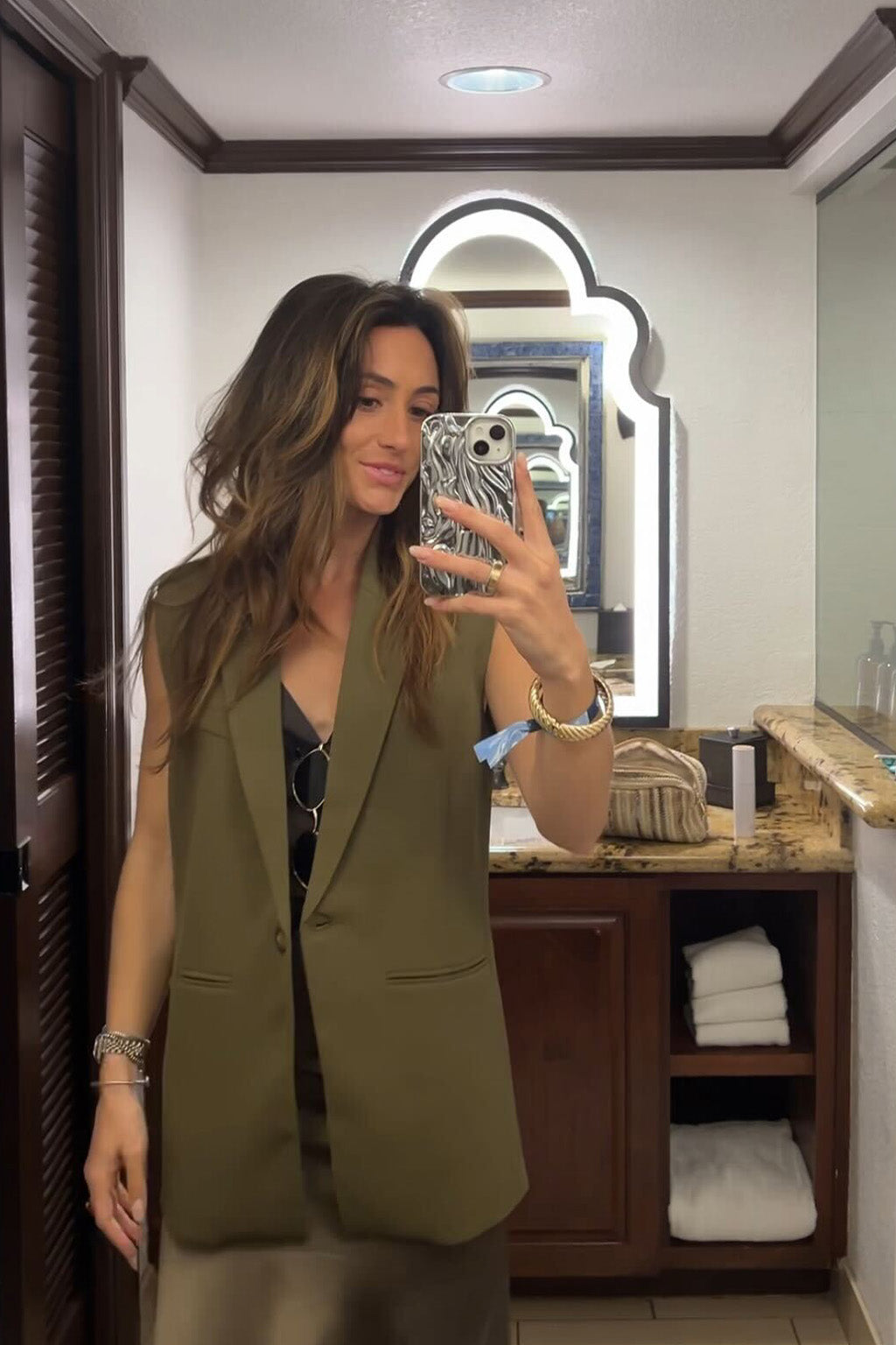 Marlowe Olive Sleeveless Blazer