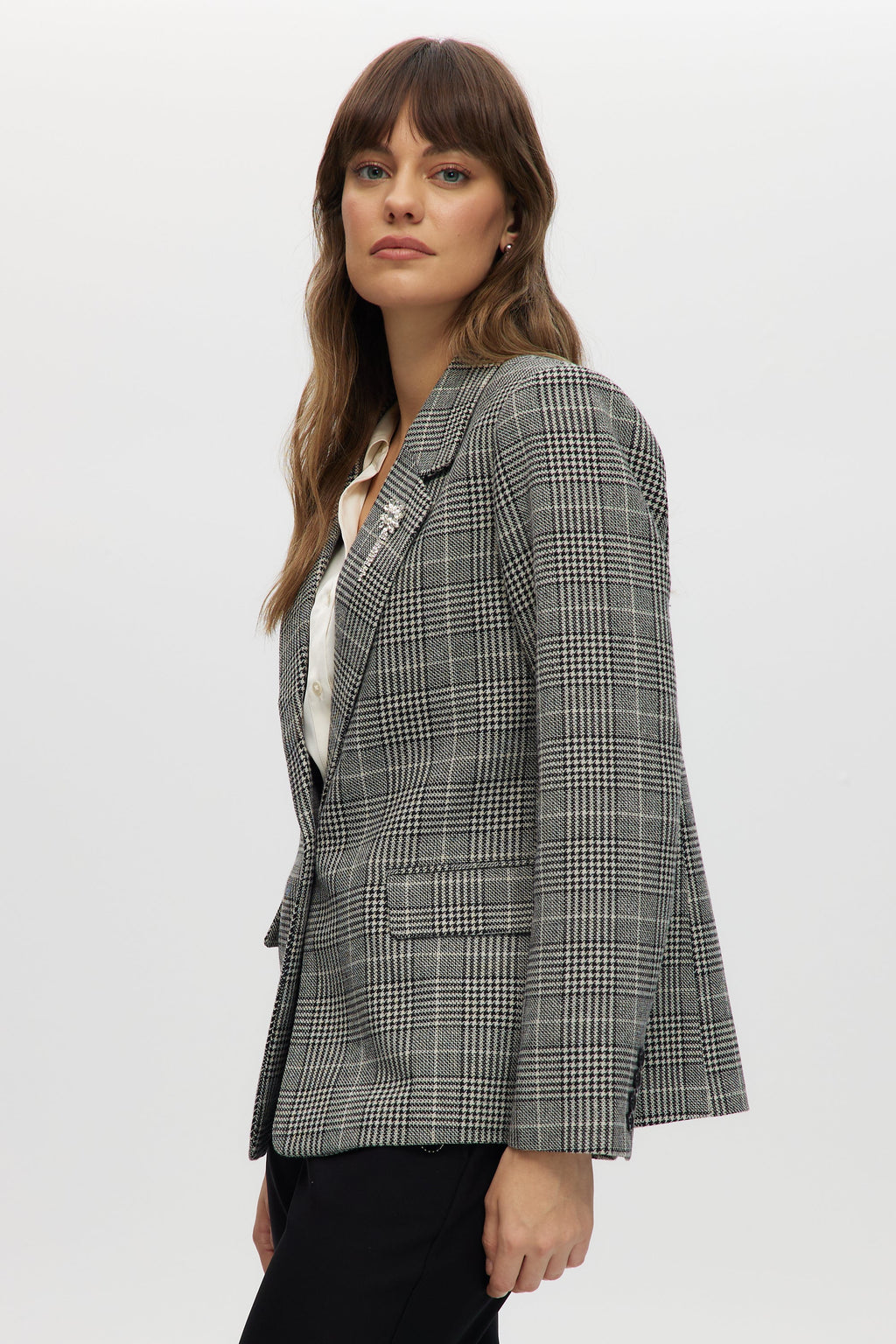 Off-White-black Plaid Modern-Fit Blazer with Crystal Brooch