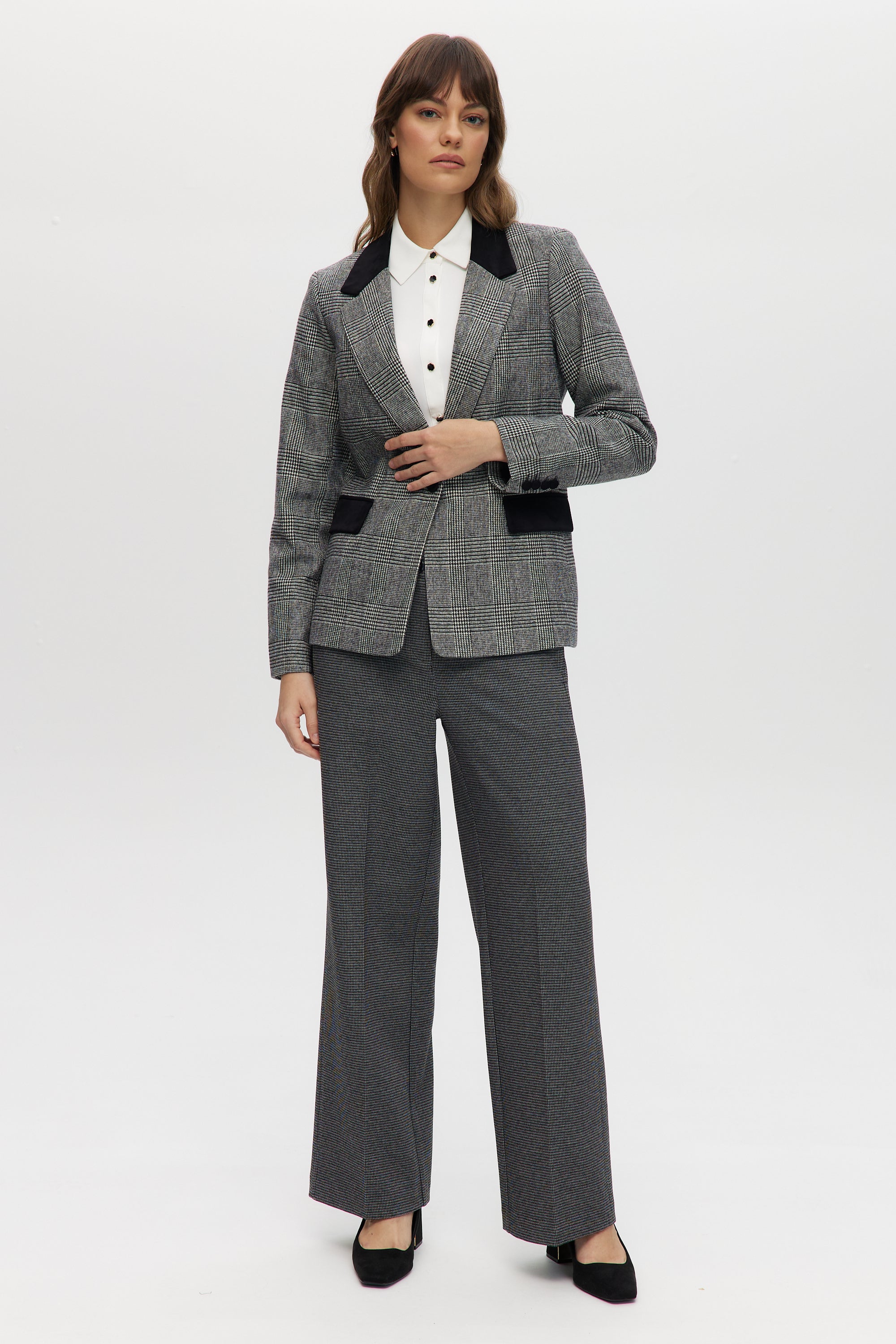 Off-White-Black Classic-Fit Plaid Blazer with Contrast Velvet Pockets