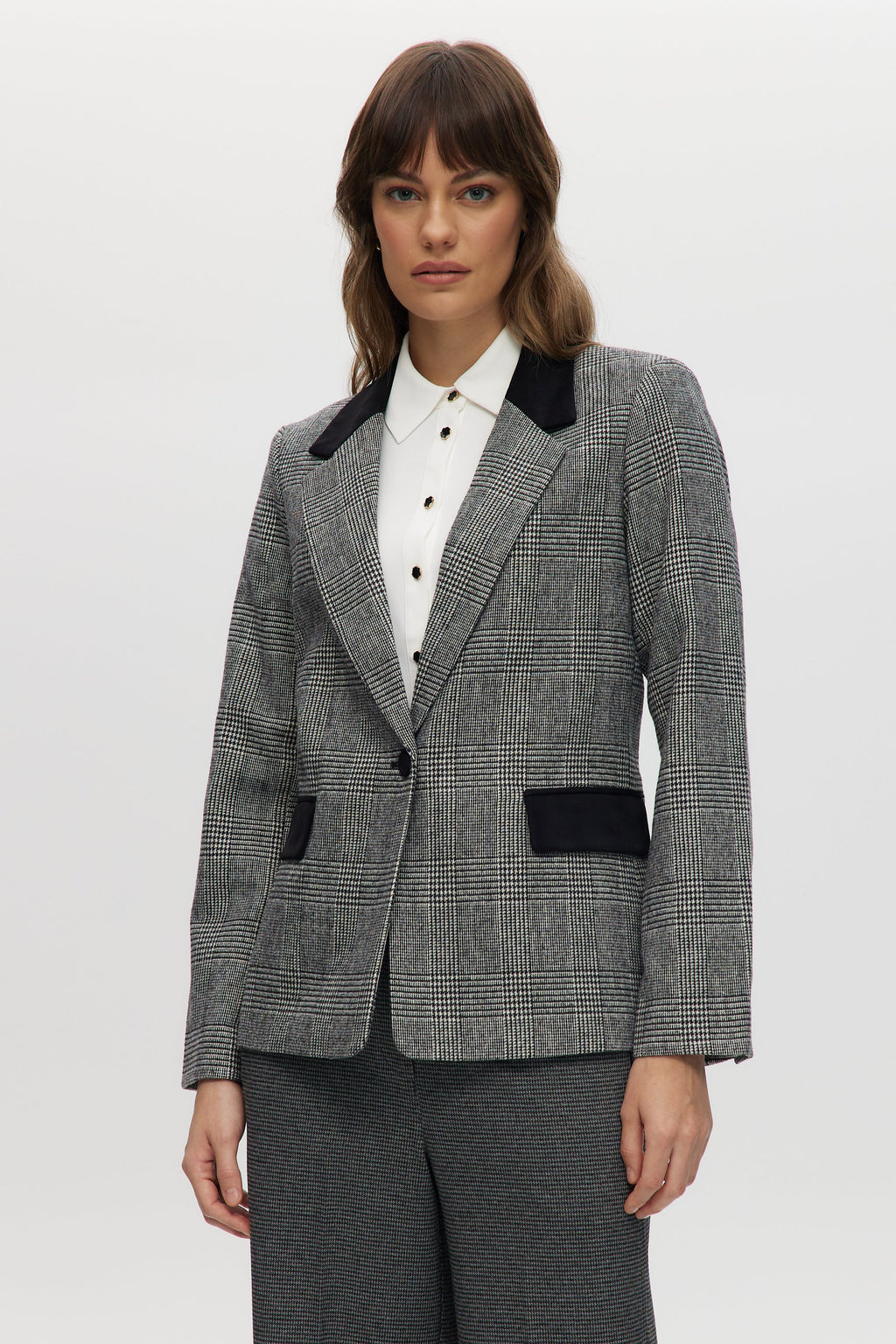 Off-White-Black Classic-Fit Plaid Blazer with Contrast Velvet Pockets