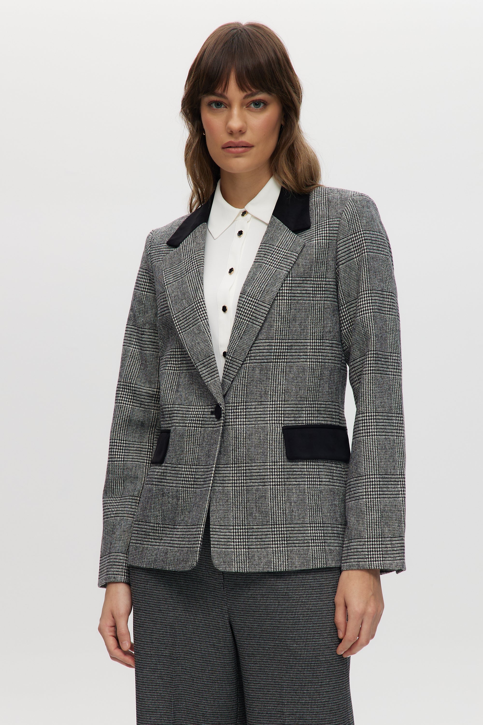 Off-White-Black Classic-Fit Plaid Blazer with Contrast Velvet Pockets